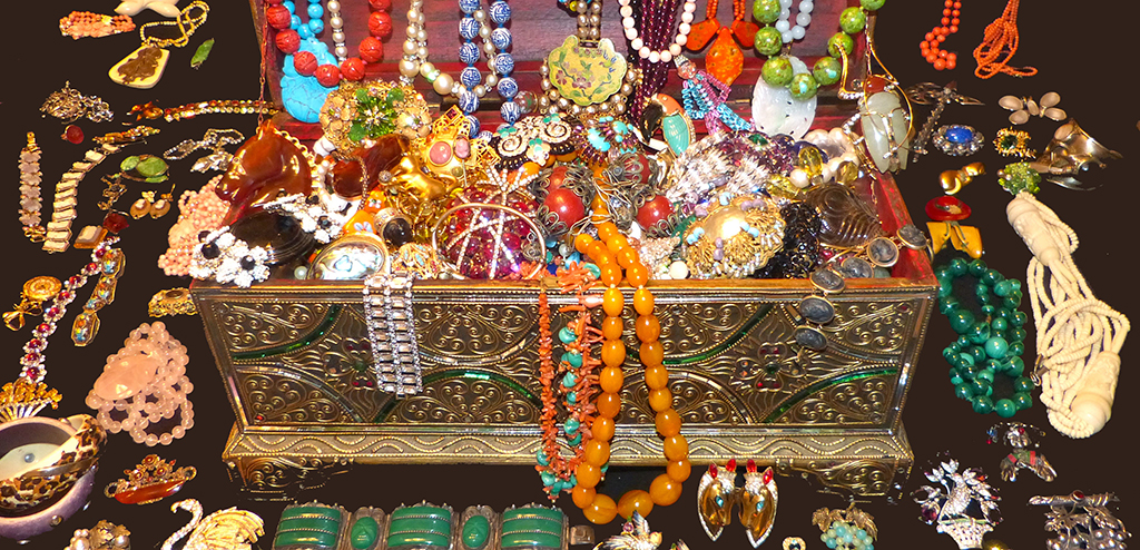 Antique Costume Jewelry Dealer
