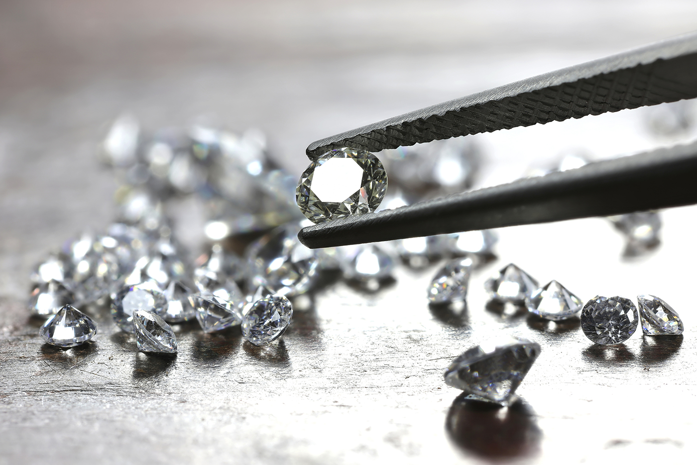 You are currently viewing Selling a Diamond: Not as “Clear-cut” as it Might Seem