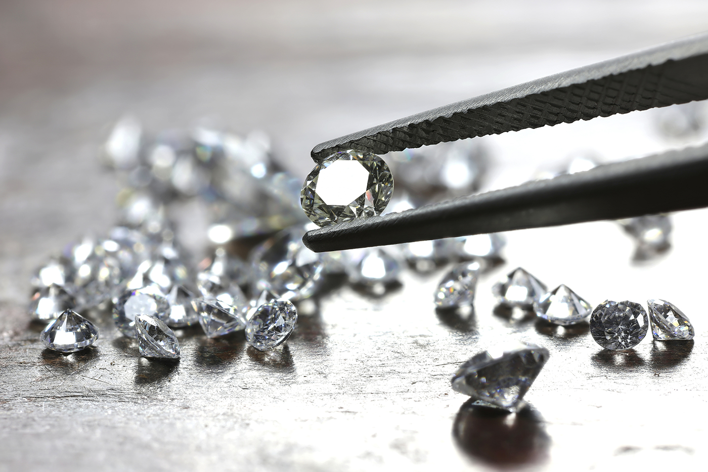 You are currently viewing Selling a Diamond: Not as “Clear-cut” as it Might Seem